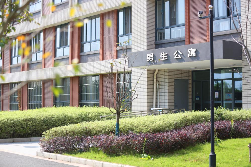 温馨宿舍.jpg